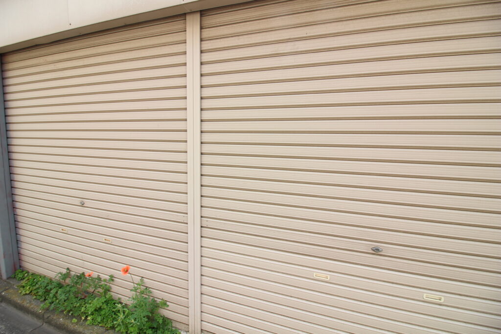 閉まっているシャッター