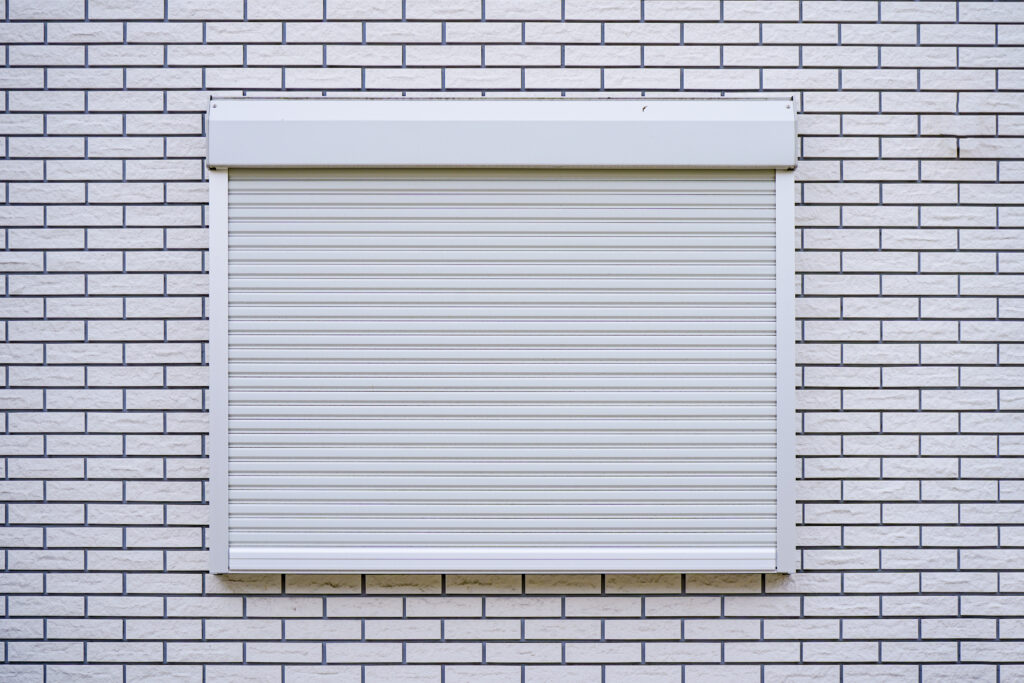 シャッターのへこみ修理